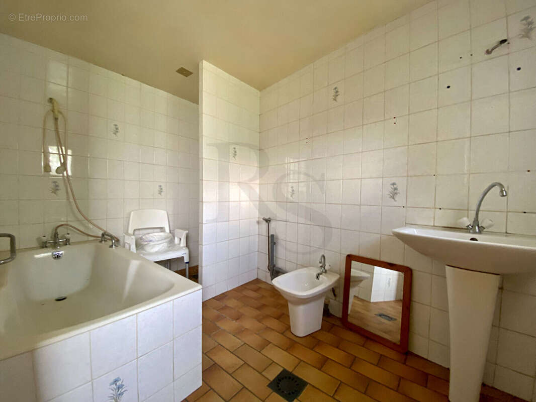 Maison à SAINT-BOMER-LES-FORGES