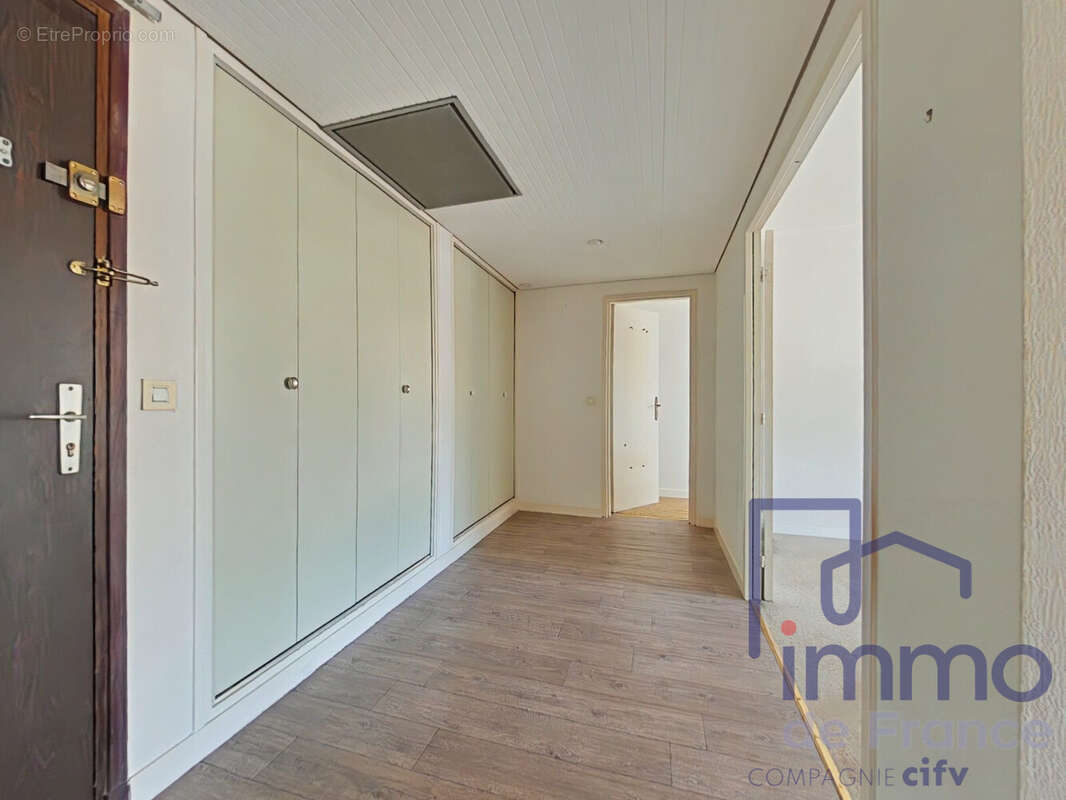 Appartement 73 m² à Saint-Etienne  - photo 5