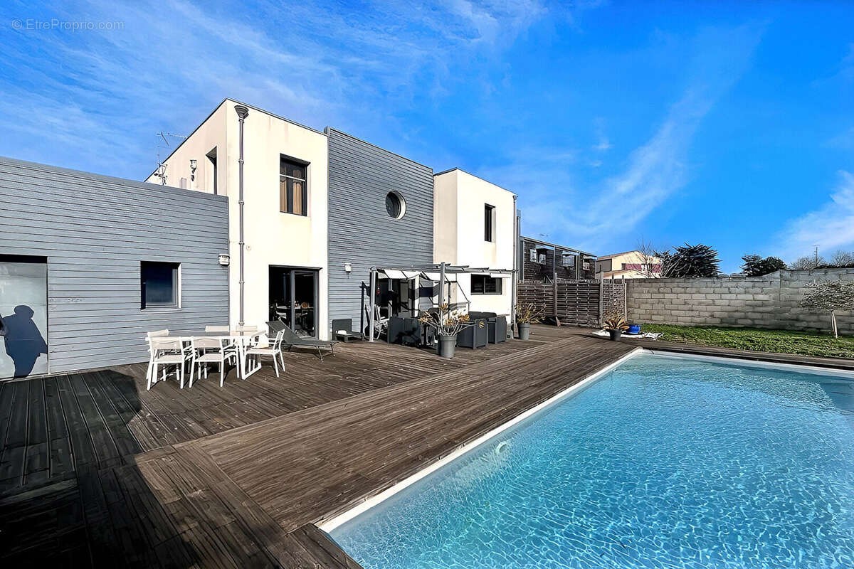 Maison à SAINTE-SOULLE