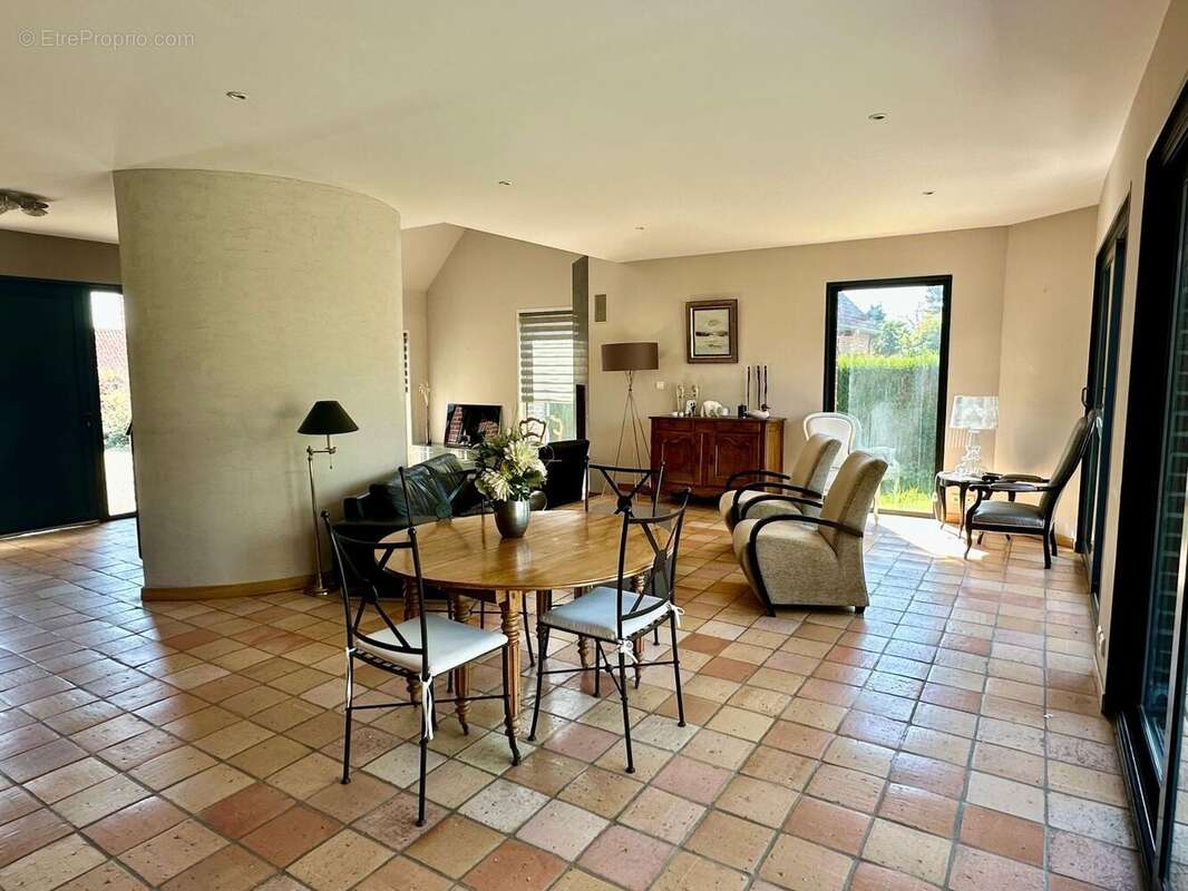 Maison à NOMAIN