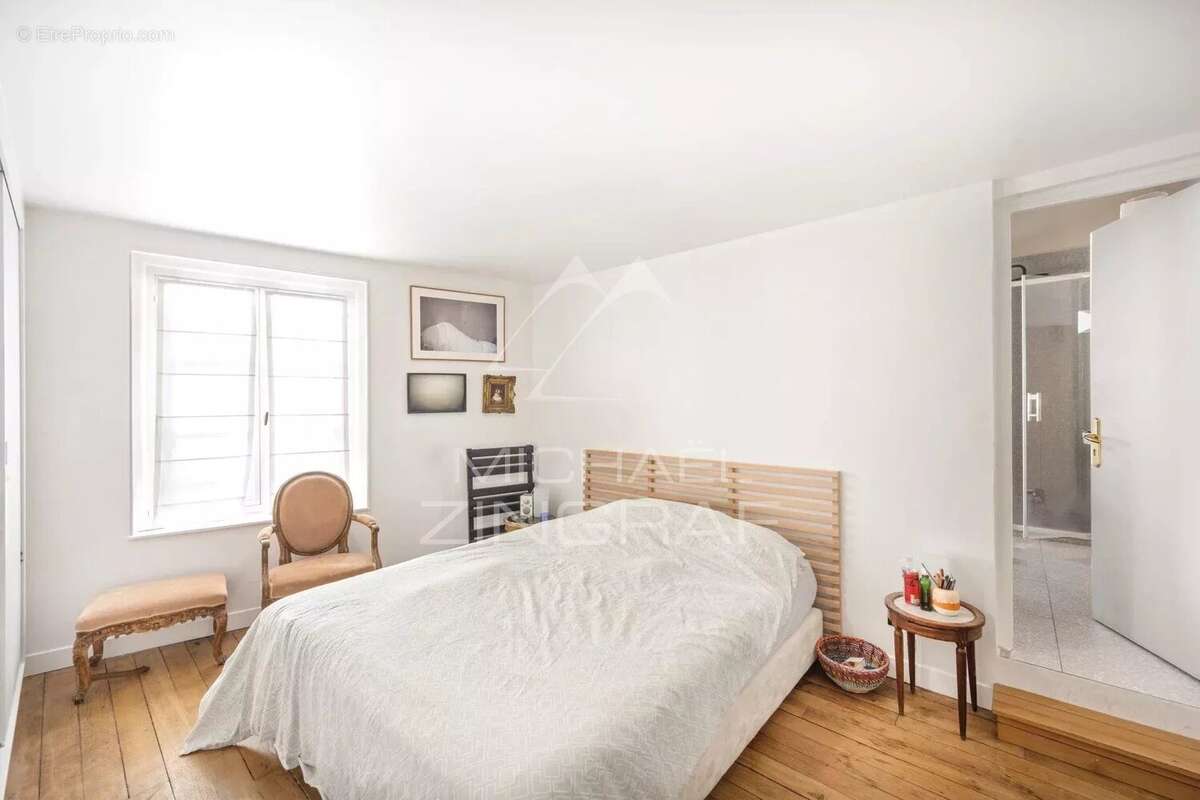 Appartement à PARIS-7E