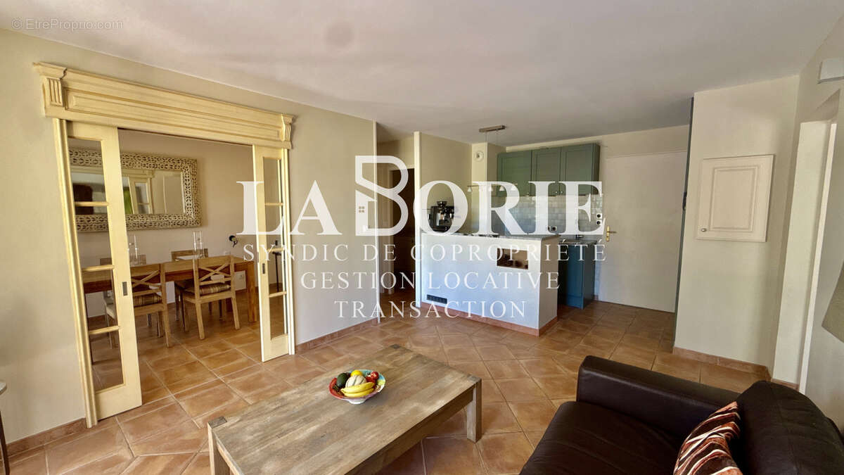 Appartement T3 d'exception au Golf de Saumane   Deux terrasses avec vue  sur les Roches de Fontaine-de-Vauclus - photo 9