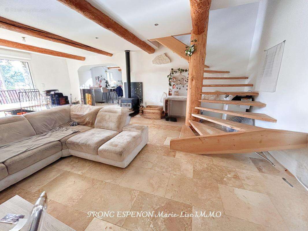 Maison à PERNES-LES-FONTAINES