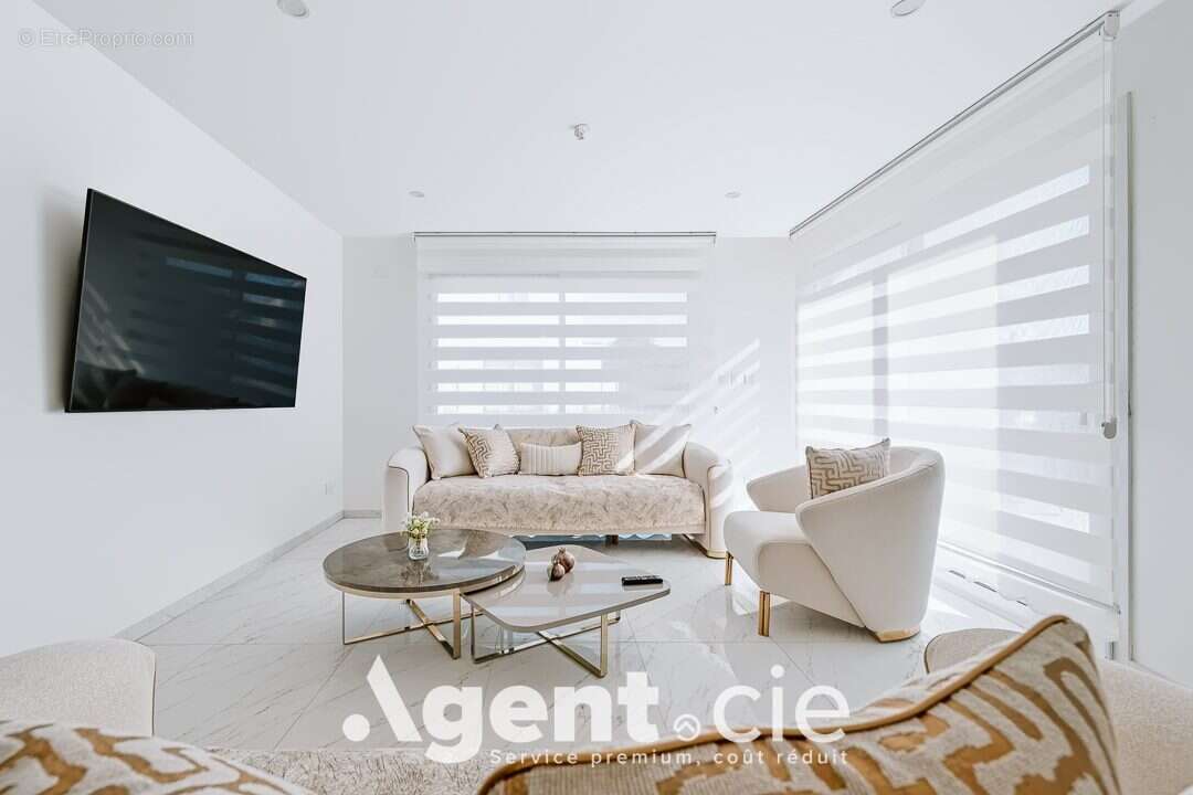 Maison 138 m² à Eterville  - photo 2
