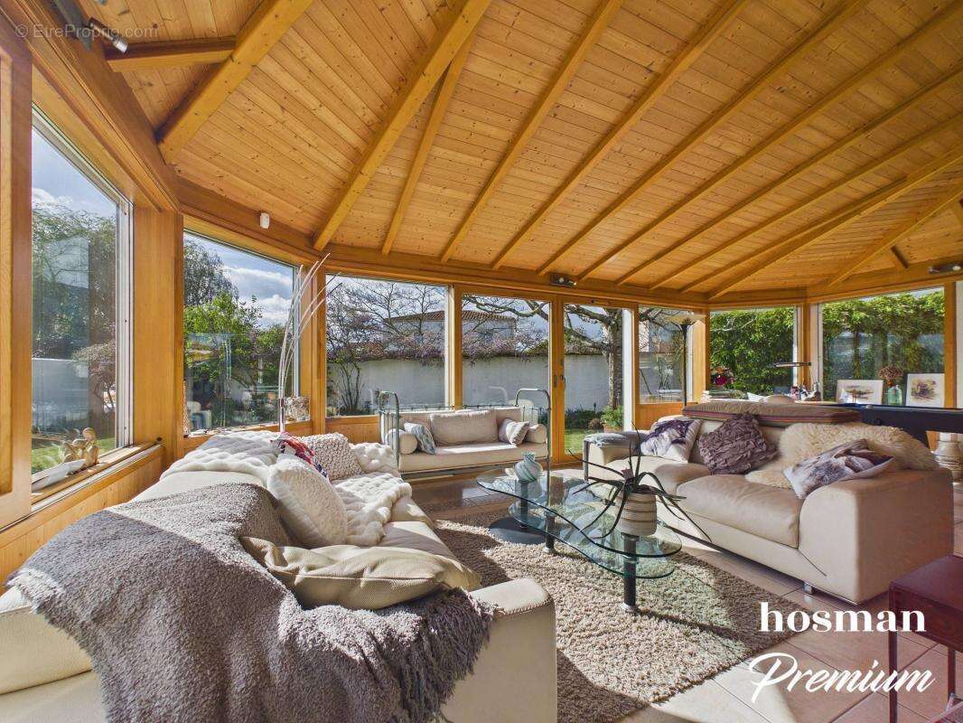 Maison à SAINT-SEBASTIEN-SUR-LOIRE