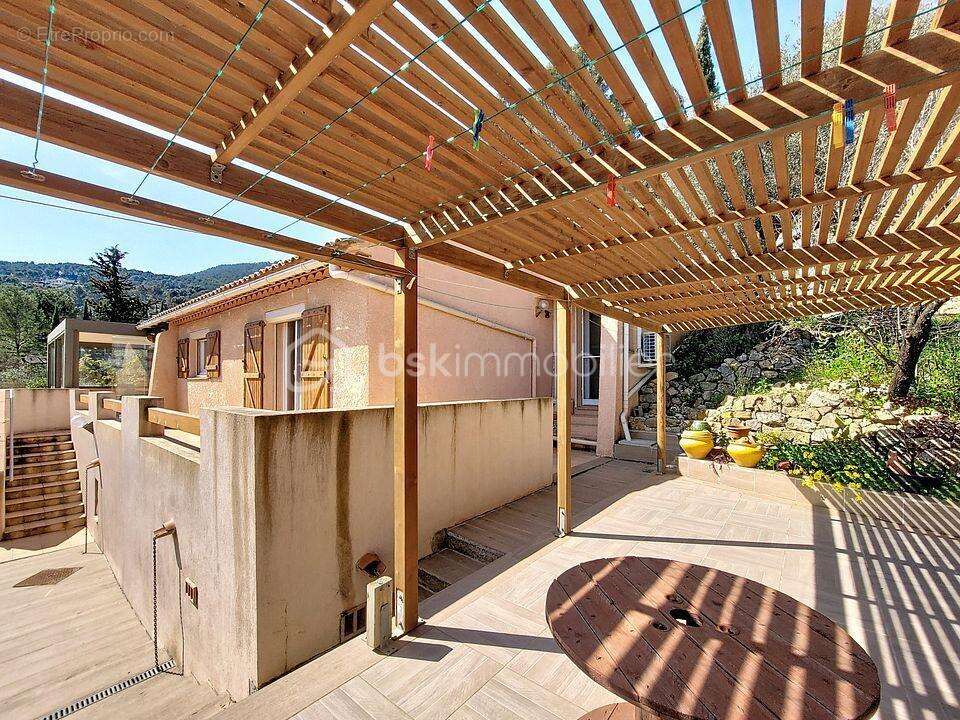 Maison à SOLLIES-VILLE