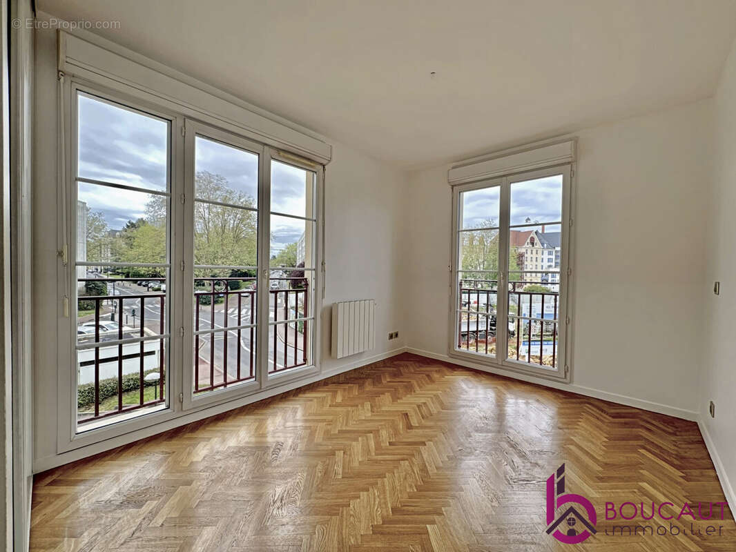 Appartement à LE PLESSIS-ROBINSON