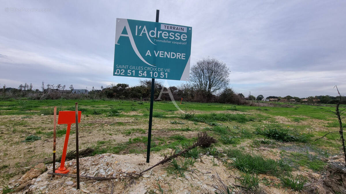Terrain à L&#039;AIGUILLON-SUR-VIE