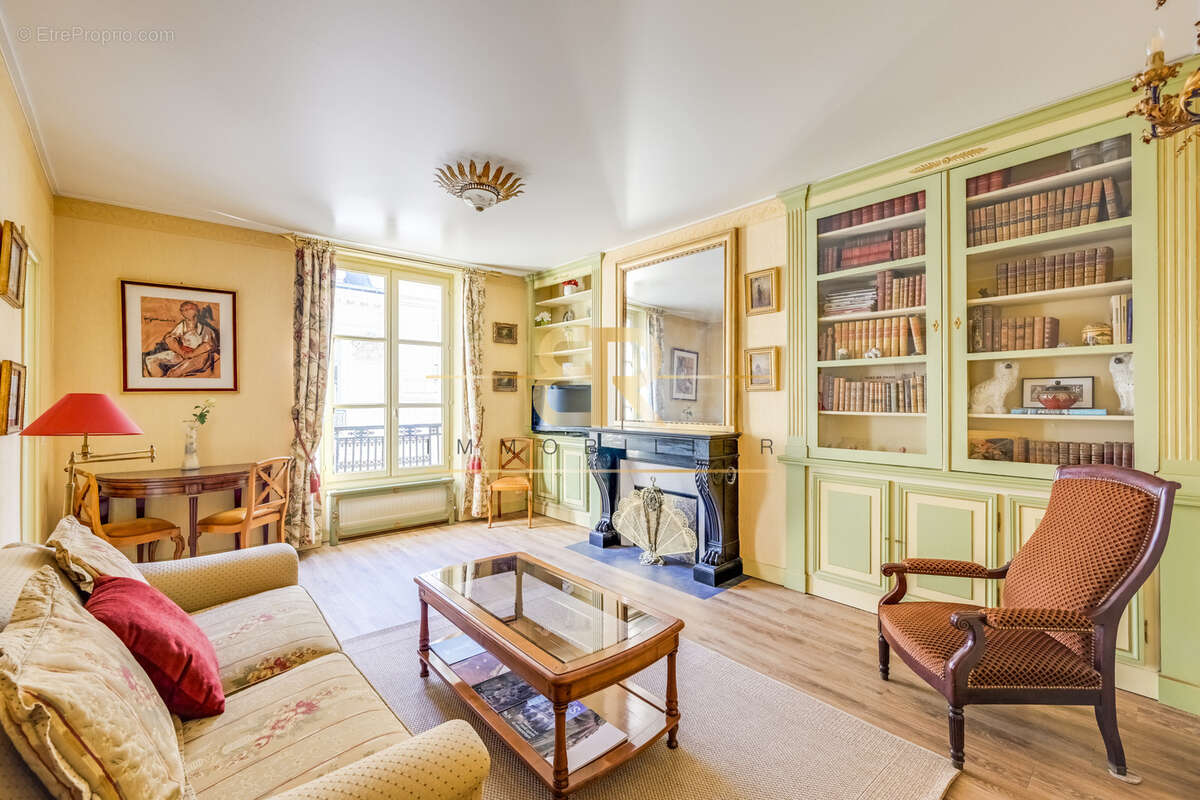 Appartement à PARIS-2E