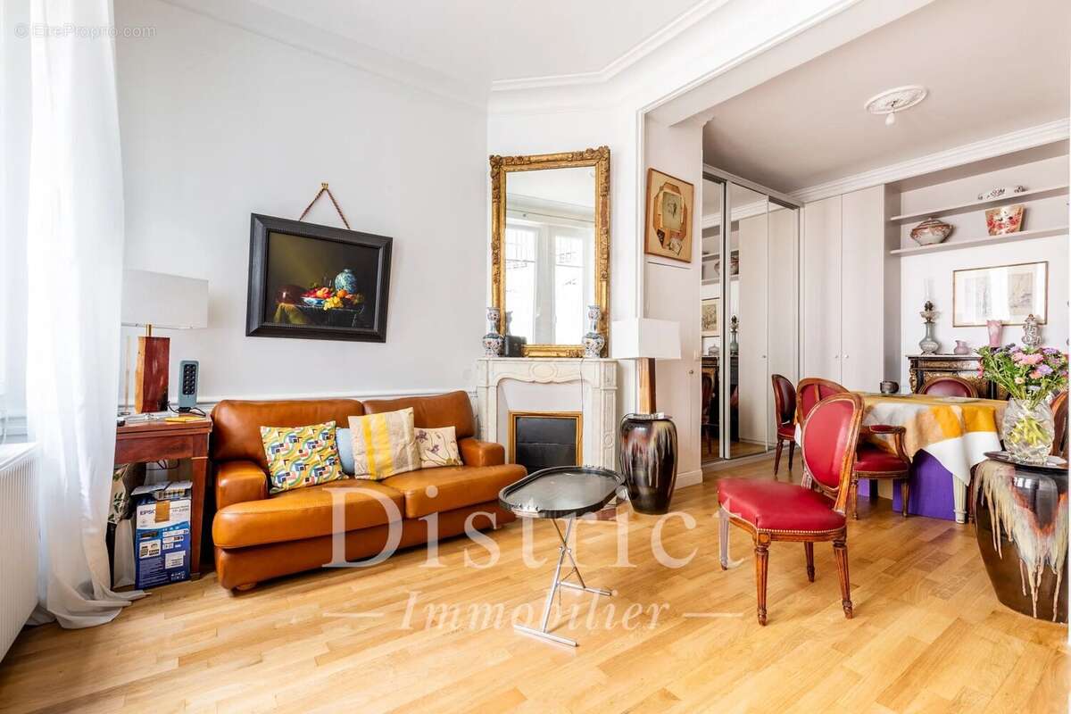 Appartement à PARIS-8E