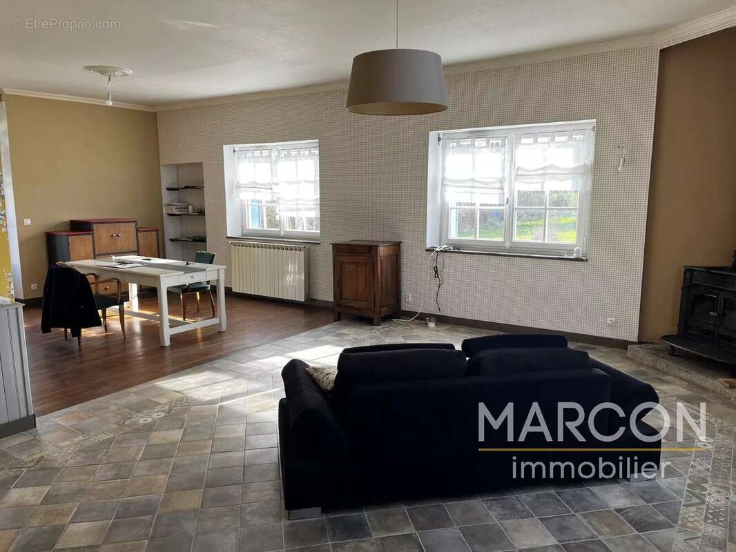 Maison à CHAMBON-SAINTE-CROIX