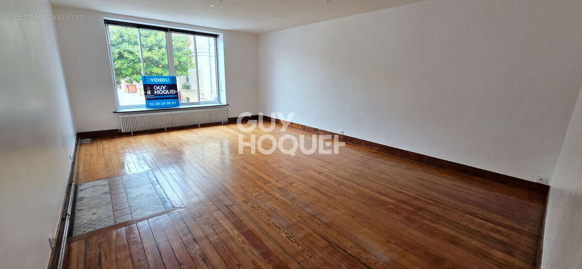 Local commercial Malesherbes 204  m2 - photo 9