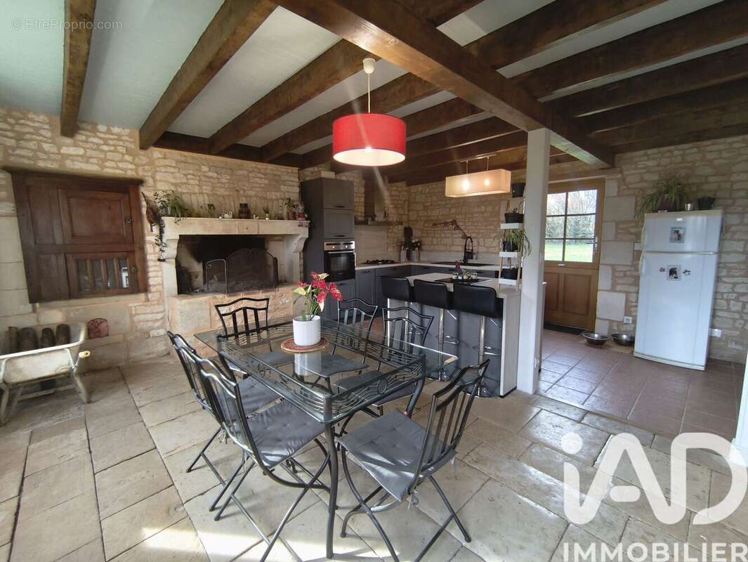 Maison 162 m² à Clussais-La-Pommeraie  - photo 3