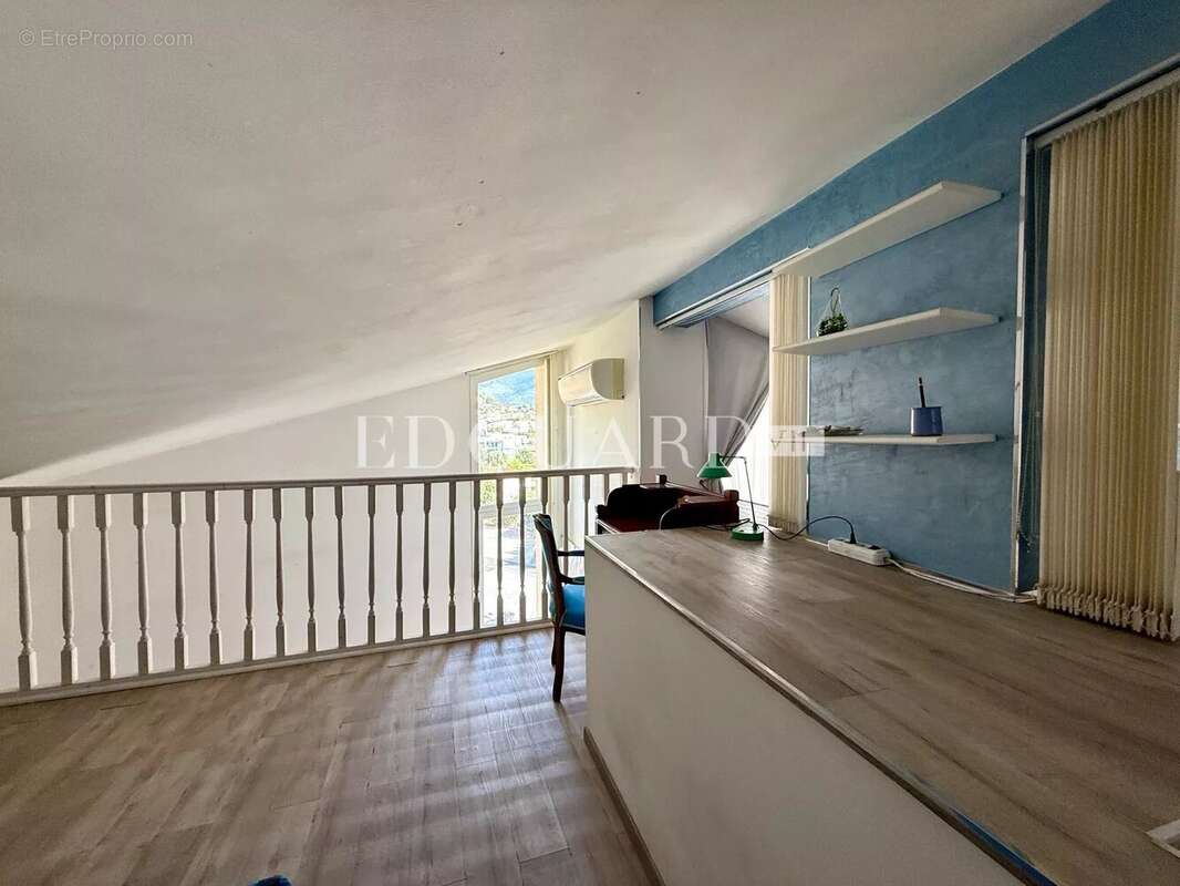 Appartement à ROQUEBRUNE-CAP-MARTIN