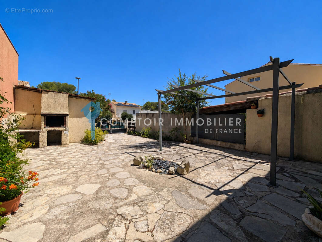 Dépt Hérault (34) - JACOU  à vendre maison climatisée de 85m2 en R+1 avec jardin et cabanon sur parcelle de 18 - photo 4