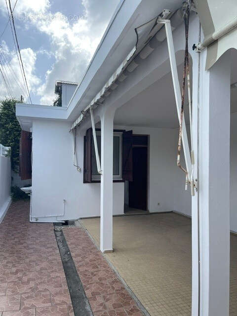 Villa de type 4 avec 3 chambres + bureau +  garage ferme et jardin clos - photo 2