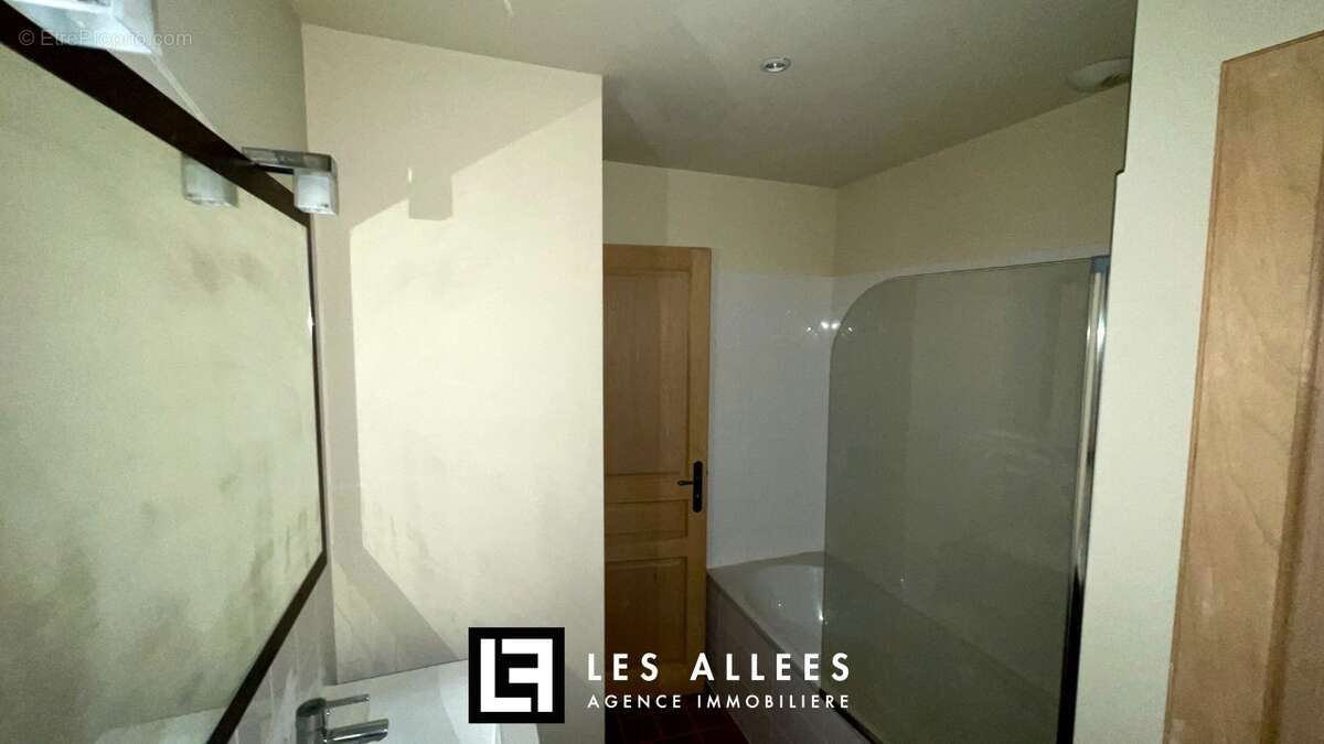 Appartement à VALREAS