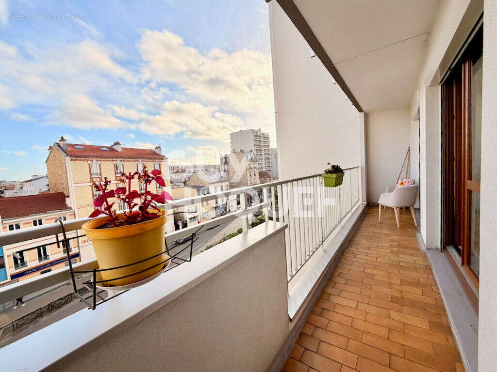 Appartement à COURBEVOIE