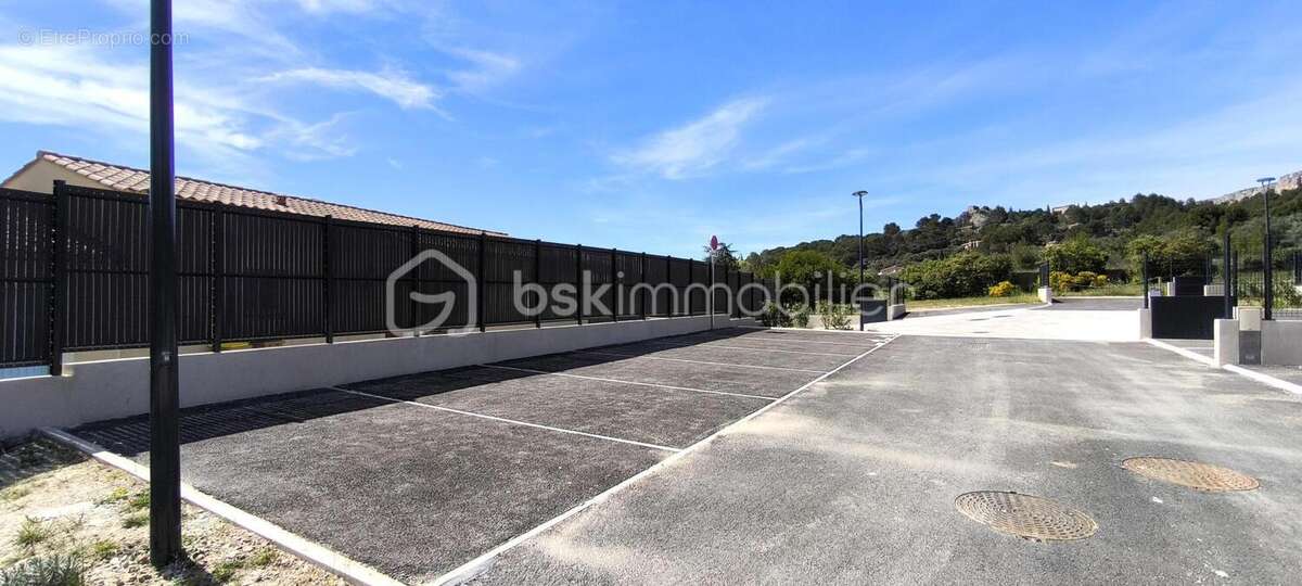 A vendre terrain constructible et viabilisé de 500 m2  , au pied du Luberon , très au calme , sur Mérindol - photo 12