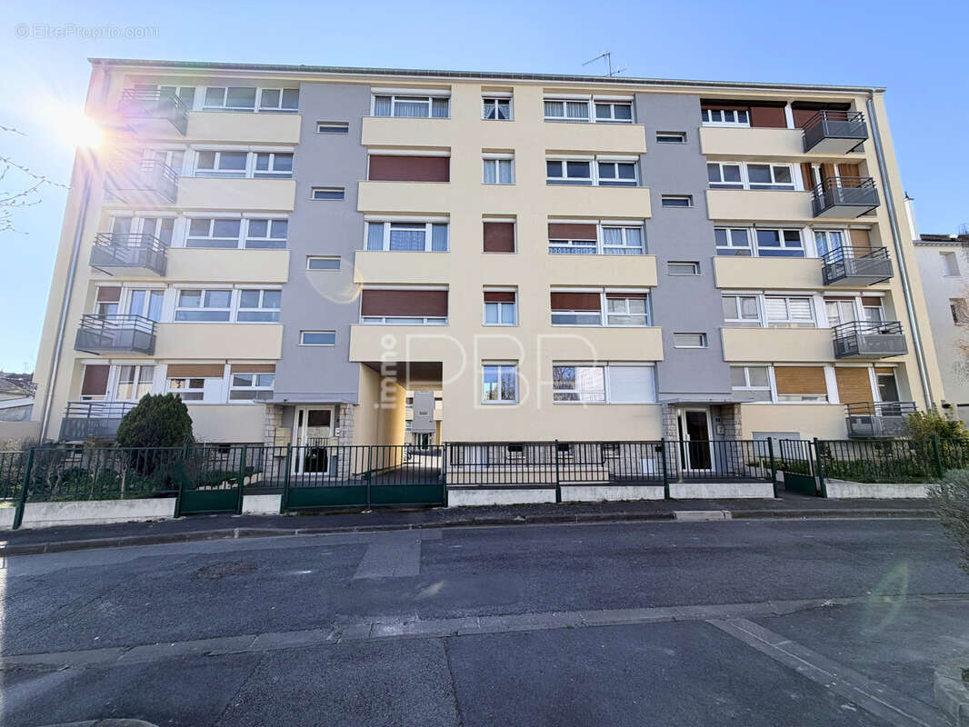 appartement de type 4 avec balcons et garage. - photo 10