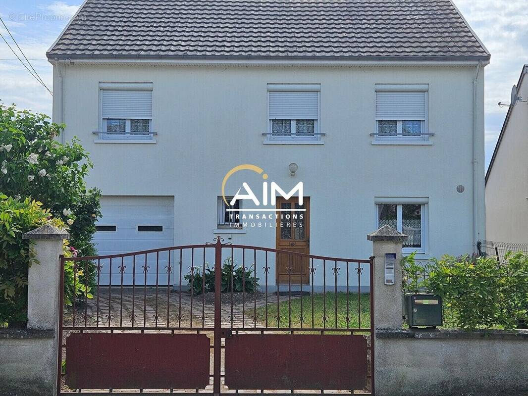 Maison à MONTLOUIS-SUR-LOIRE