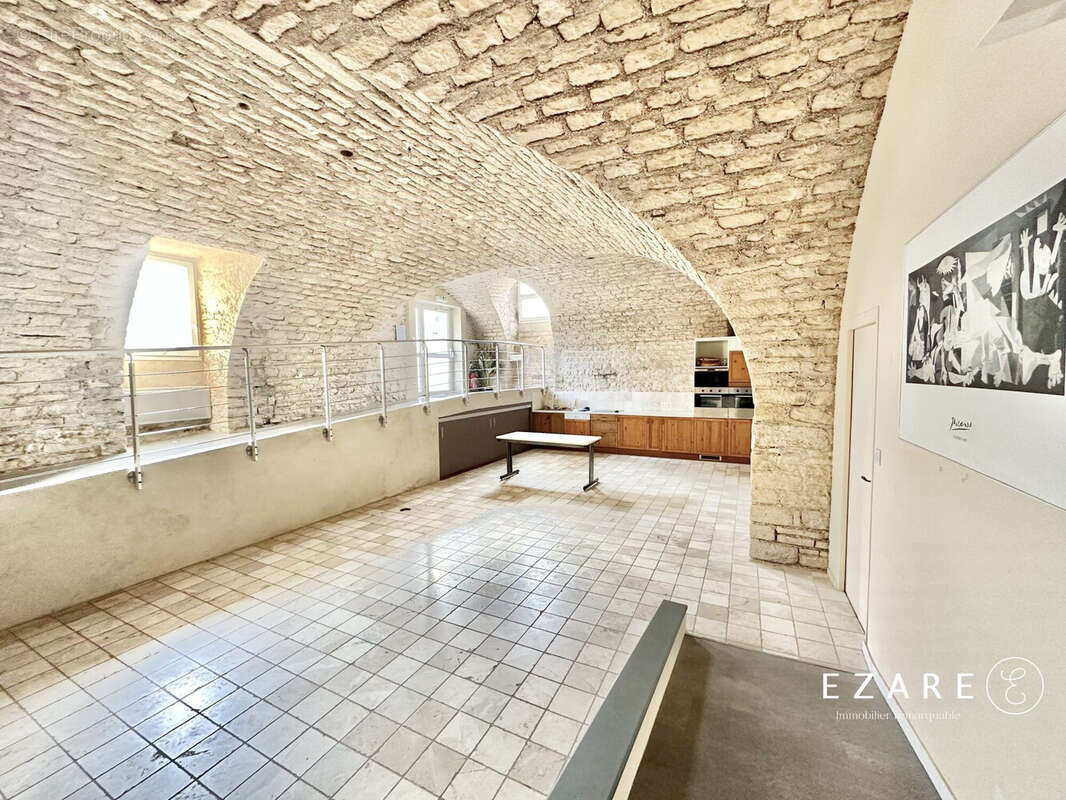 Commerce 170 m² à Dijon  - photo 2