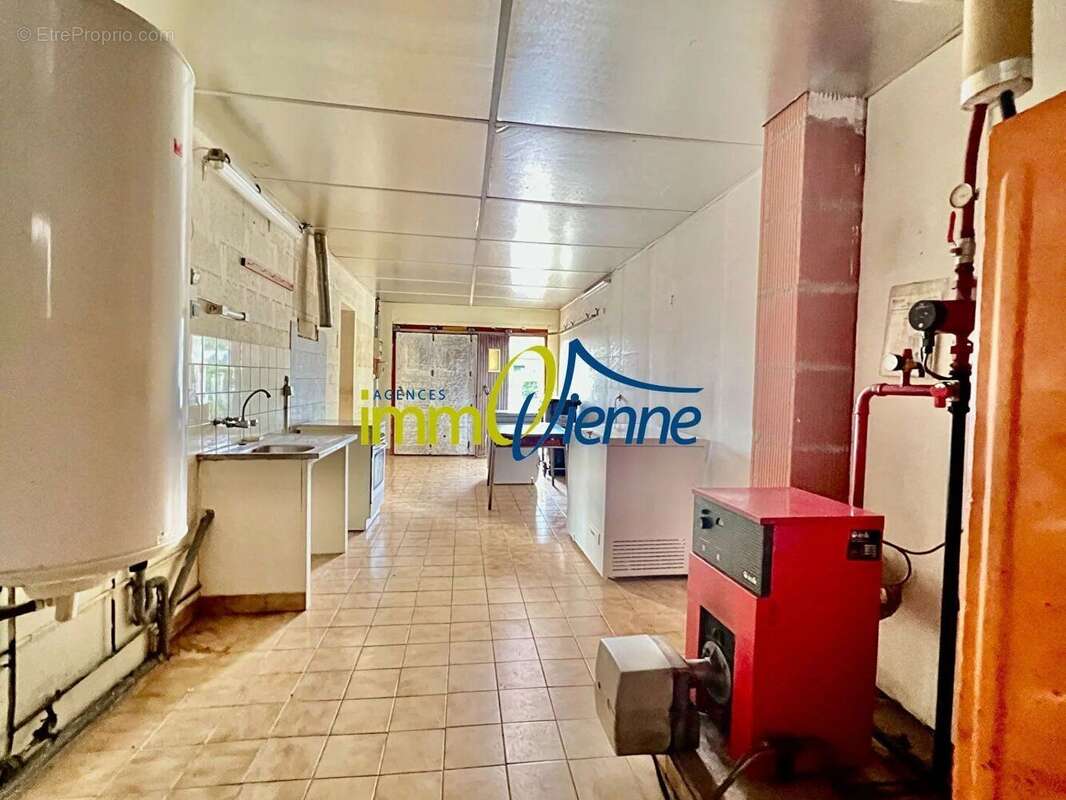 Maison à LUSSAC-LES-CHATEAUX