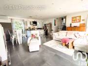 Photo 1 - Maison à LE REVEST-LES-EAUX