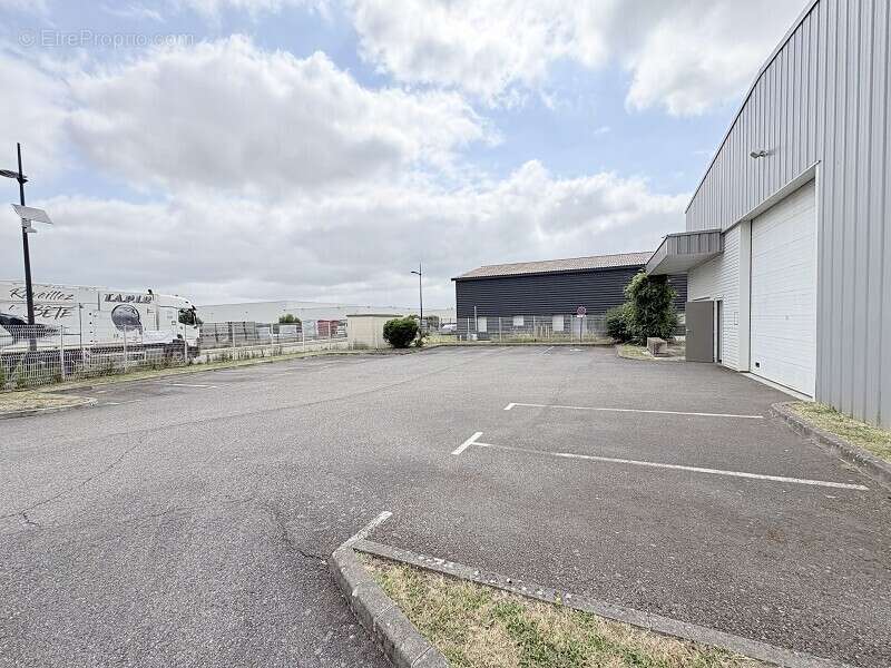 Commerce 940 m² à Plaisance-Du-Touch  - photo 15