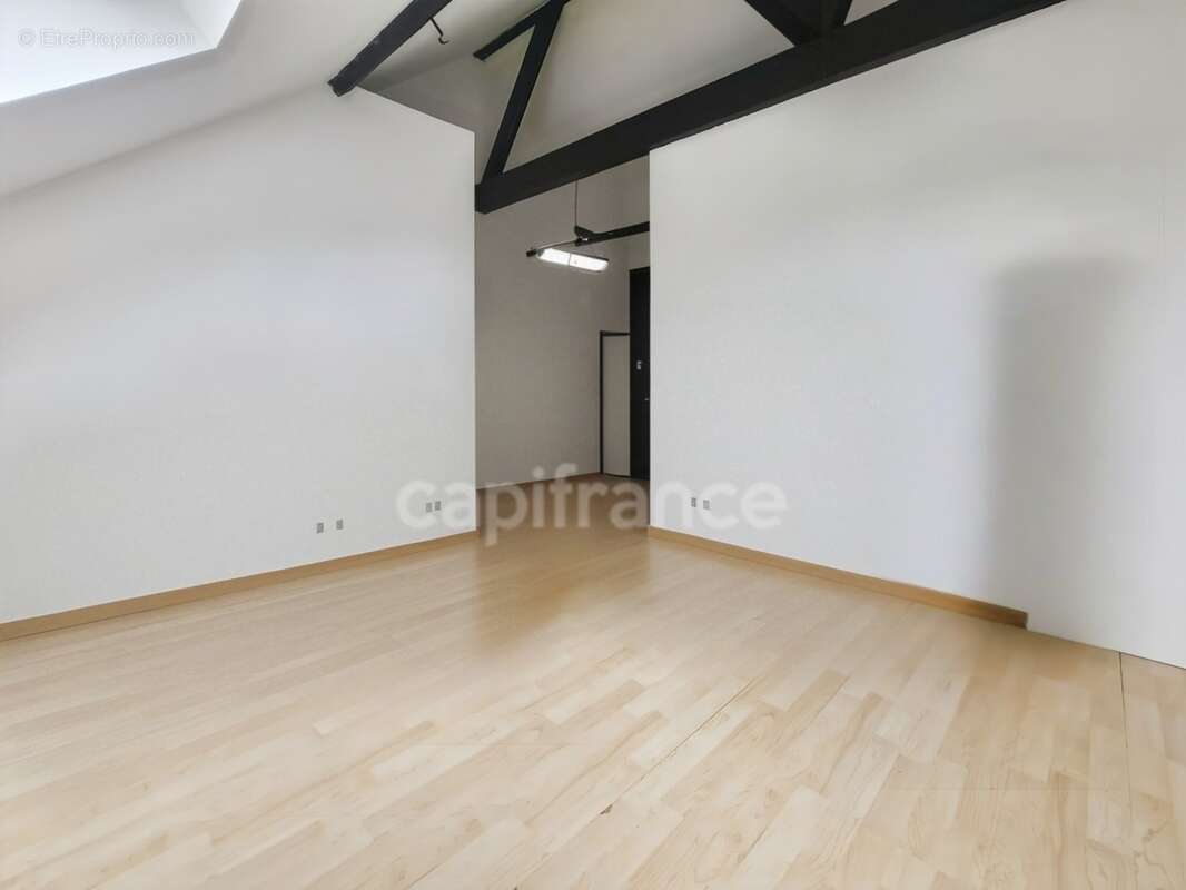 FAUVERNEY - Maison de 95 m² avec beau potentiel - photo 7