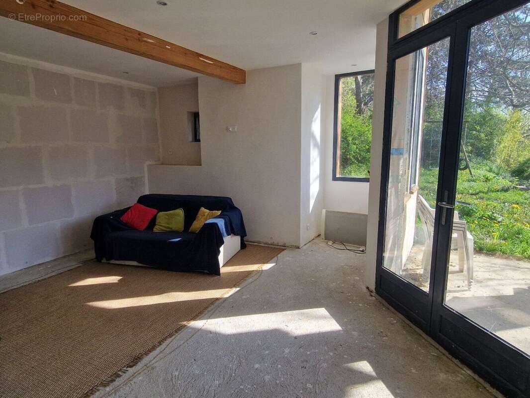Maison de caractère avec gîte et dépendance - photo 14