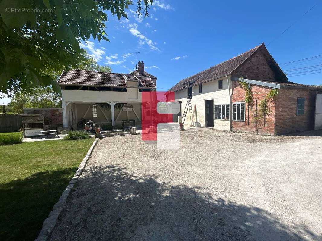 Maison à LUSIGNY-SUR-BARSE
