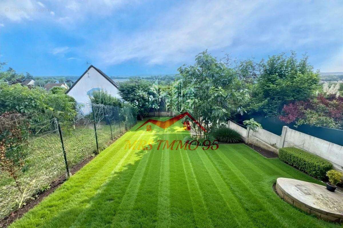 Maison à CHAUMONTEL