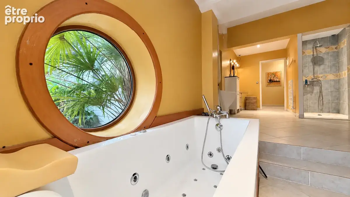 Villa 286 m2 - piscine à débordement - jaccuzzi - photo 11