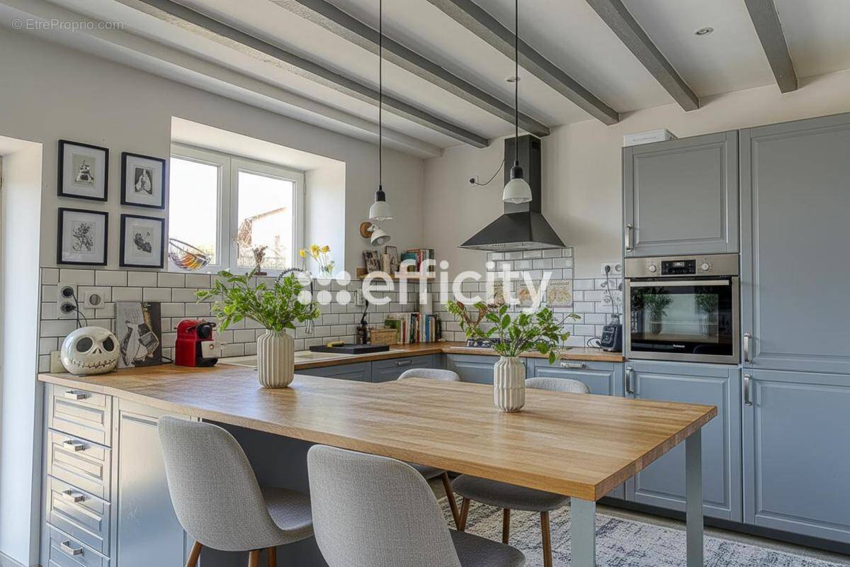 Maison à LE BOIS-D'OINGT