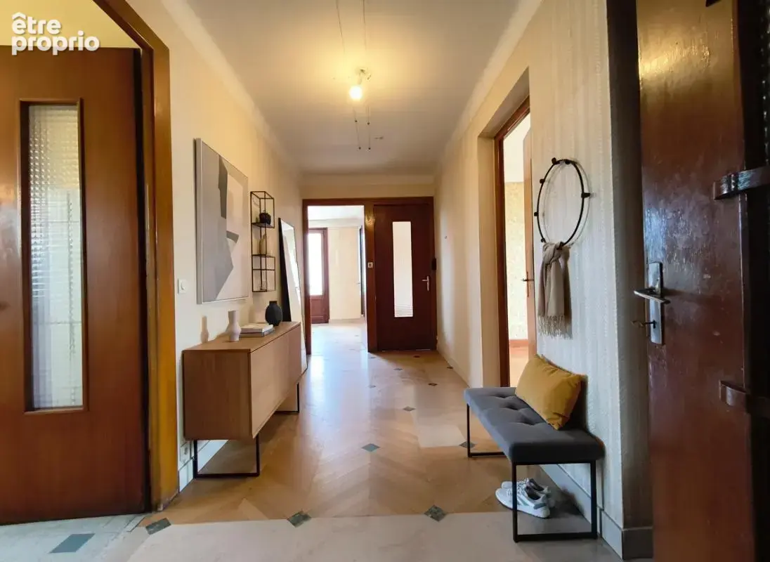 Maison sur 3 niveaux - 7 pièces - photo 3