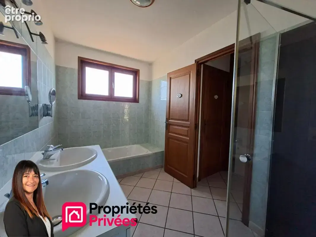 Maison Le Coteau 177 m² -  Beaux espaces - photo 10