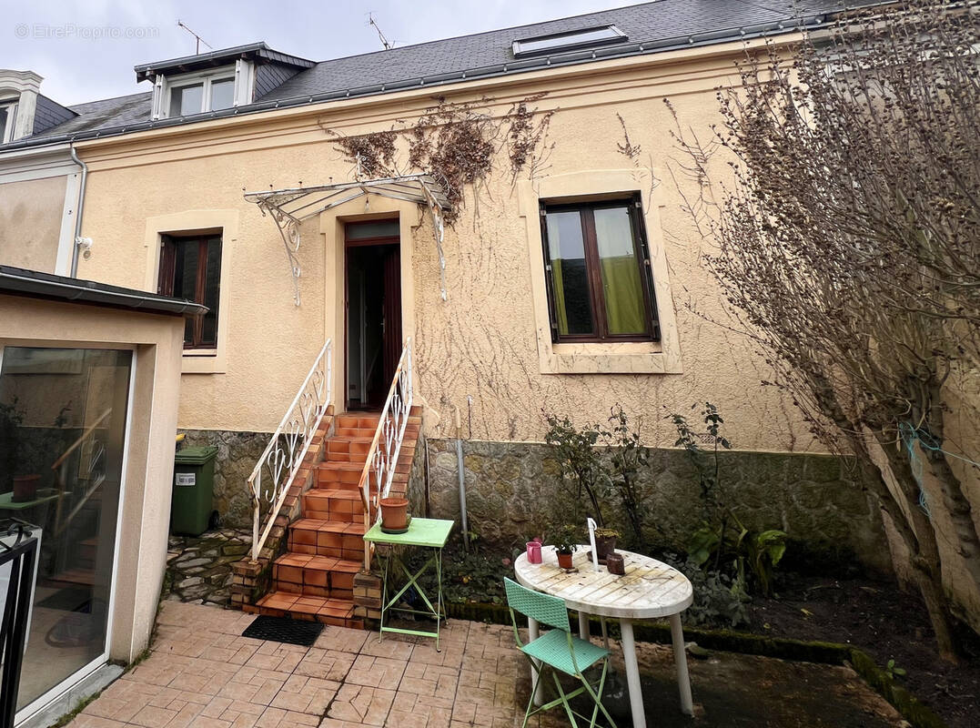 Maison à SAINT-PIERRE-DES-CORPS