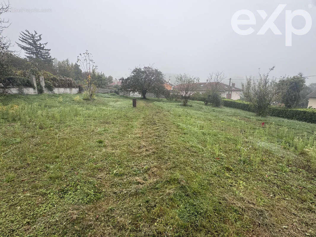 Terrain 803 m² à Oytier-Saint-Oblas  - photo 6