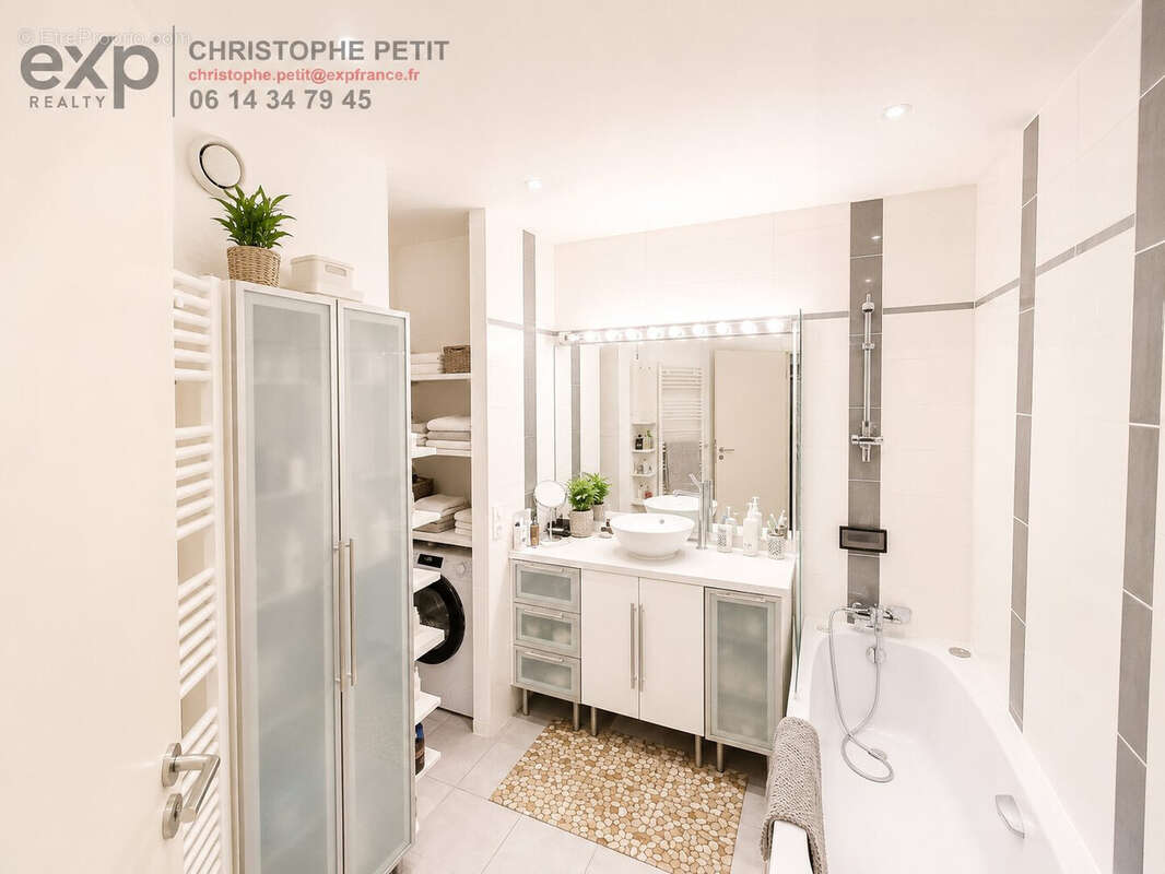 Appartement à LEVALLOIS-PERRET