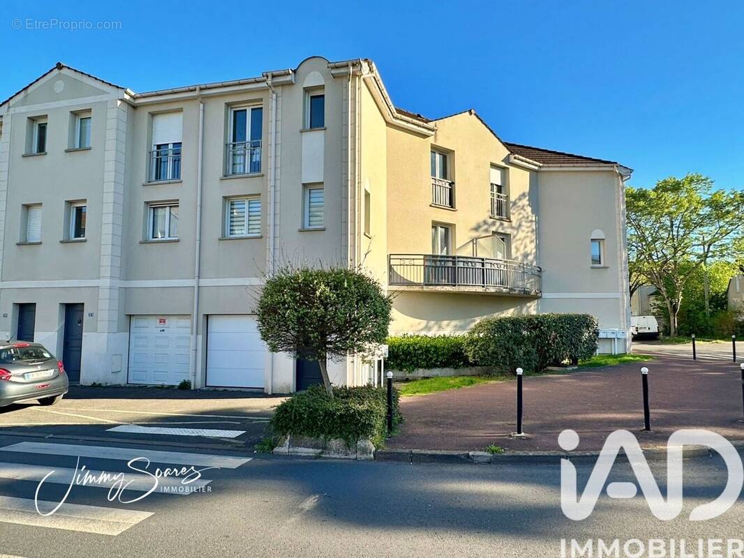 Photo 1 - Appartement à LIEUSAINT