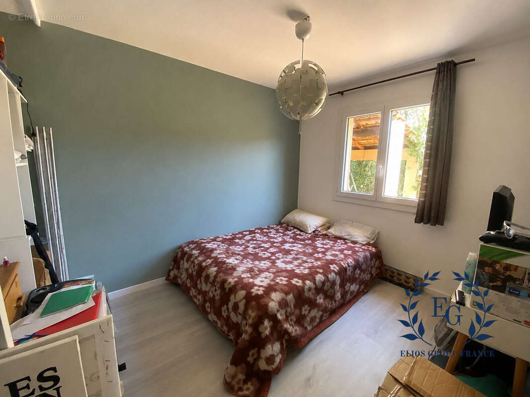 Maison 102 m² à Le Val  - photo 6