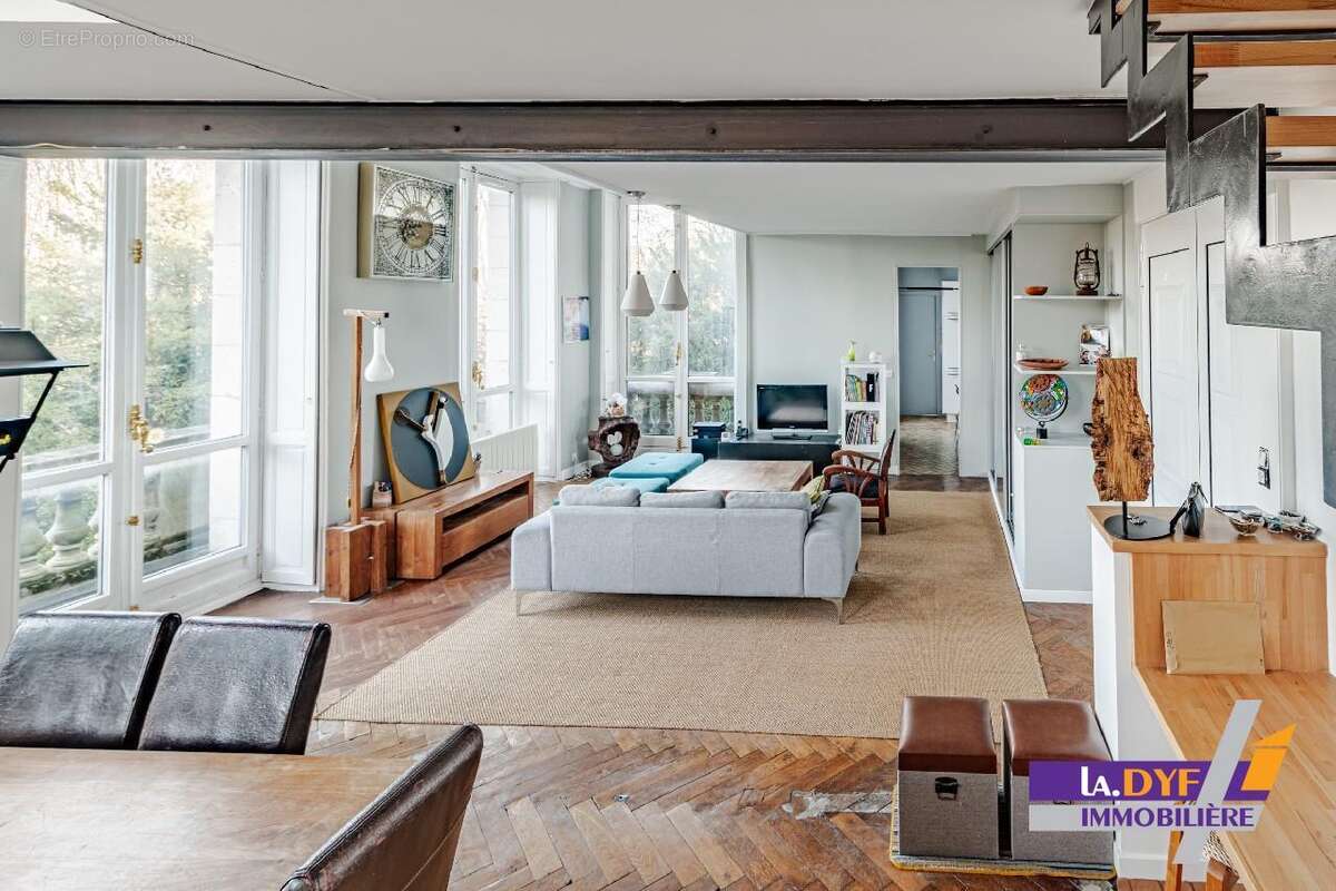 Appartement à COMPANS