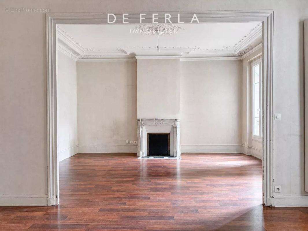 Appartement à PARIS-14E