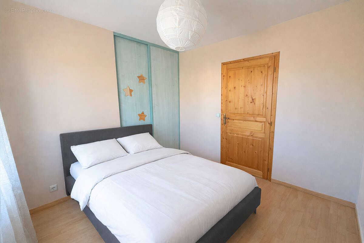 Maison à MONTELIMAR