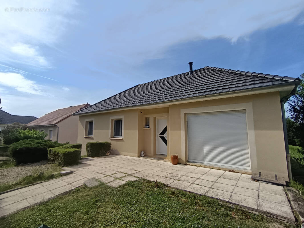 Maison à LISSAC-SUR-COUZE