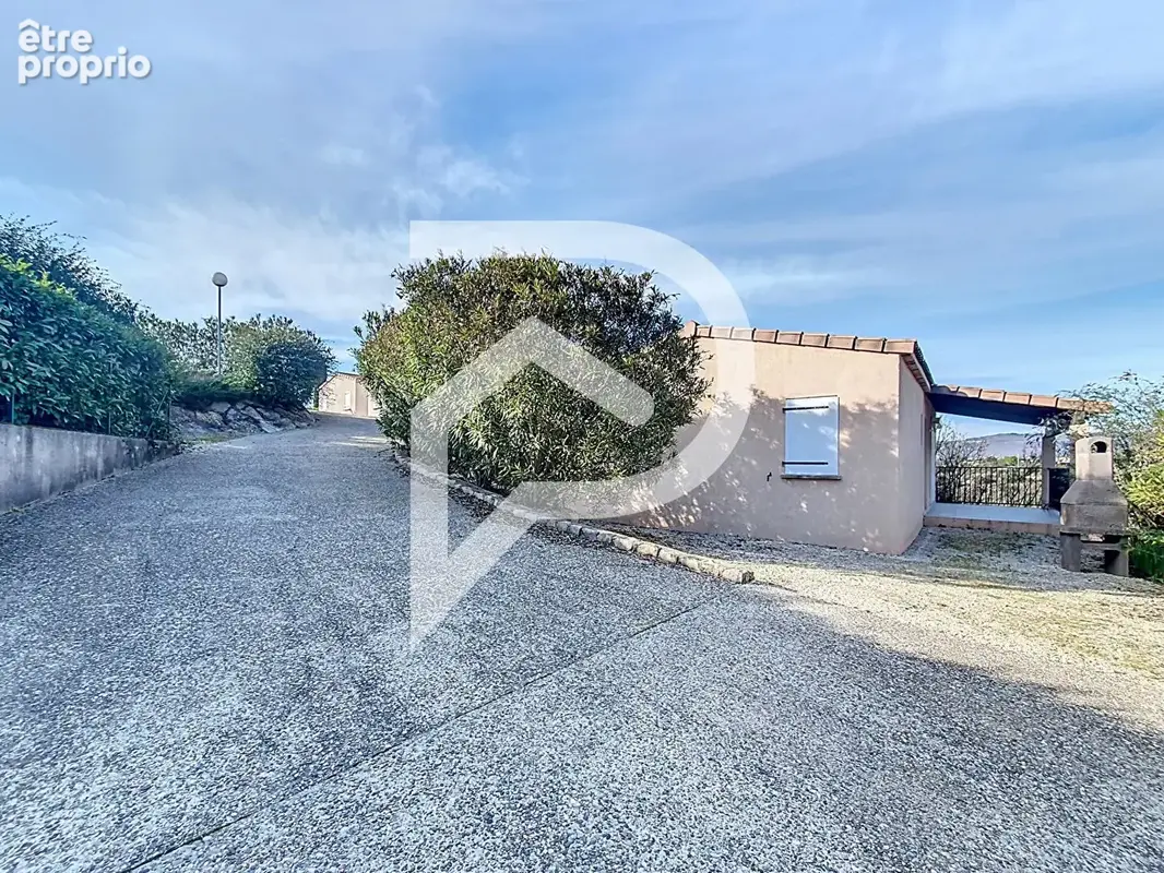 Village de gîtes à vendre Villeneuve De Berg 18 pièce(s) 345 m2 - photo 3