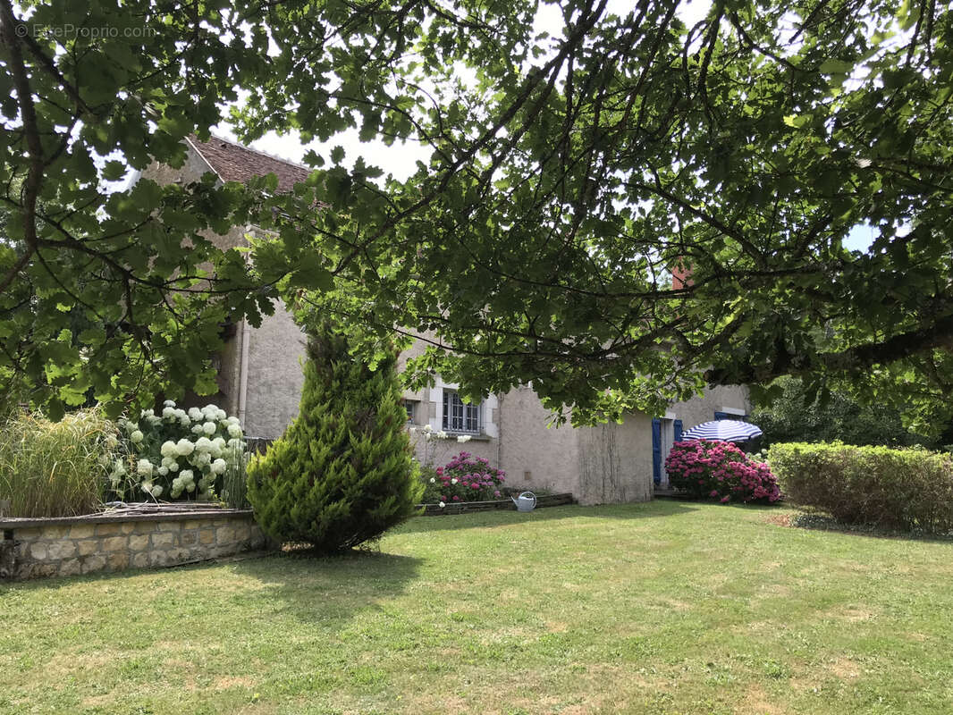 Maison à MENOU