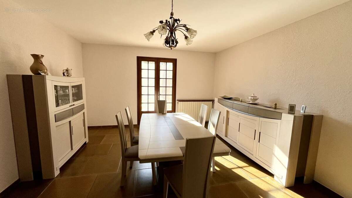 Maison à L'ISLE-SUR-LA-SORGUE