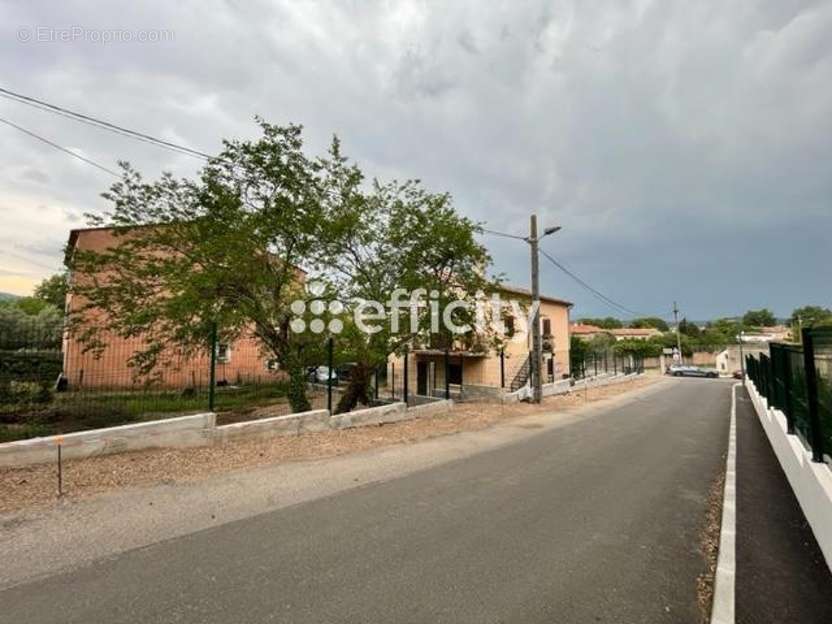 Terrain à BRIGNOLES